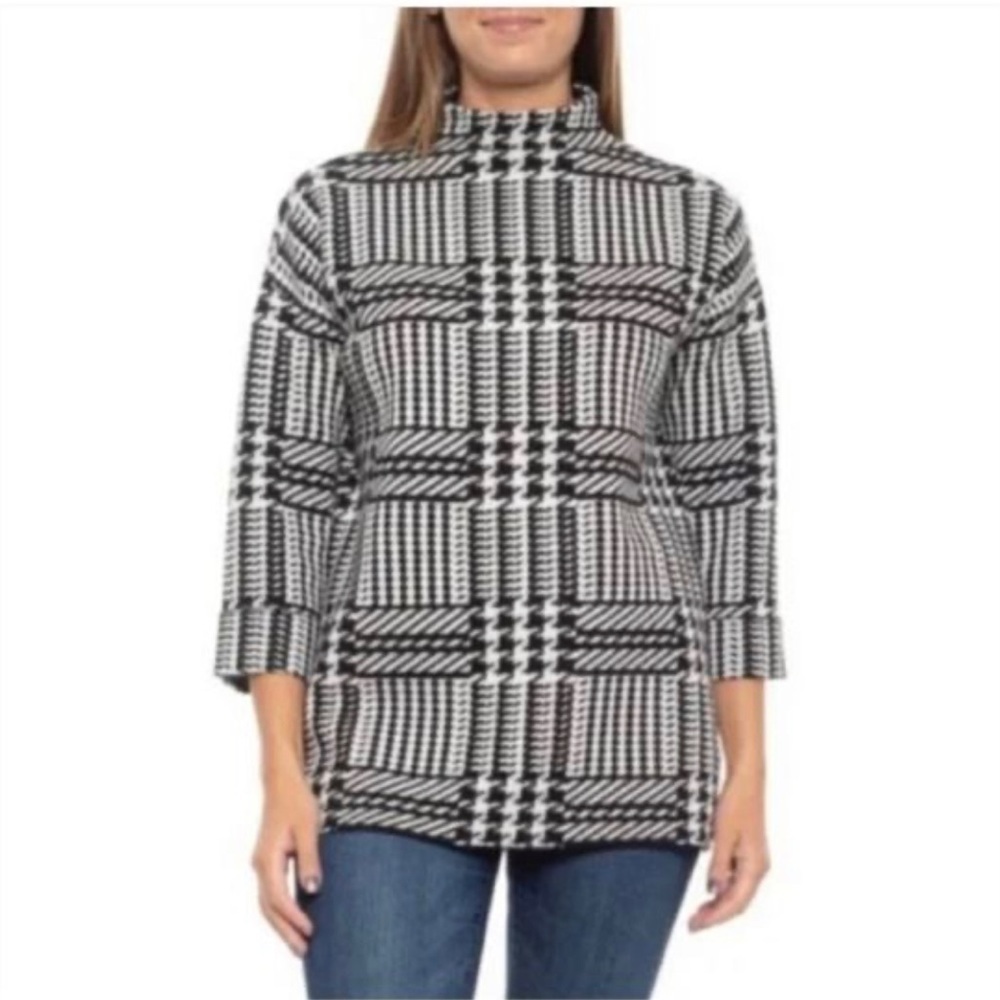Max Studio | Black & White Pull On Sweater 3/4 Sleeves Houndstooth Design